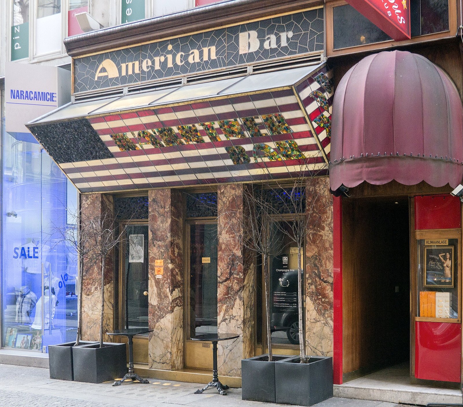 Fachada do American Bar de Adolf Loos em Viena