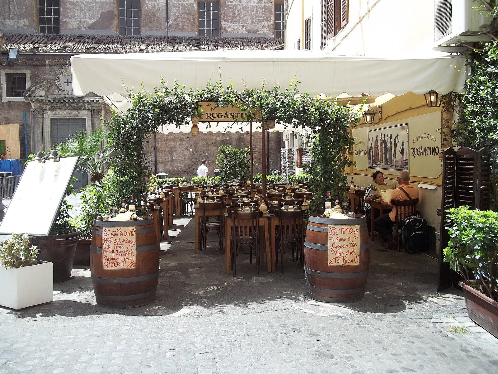 Fachada da Antica Osteria Rugantino em Trastevere, Roma