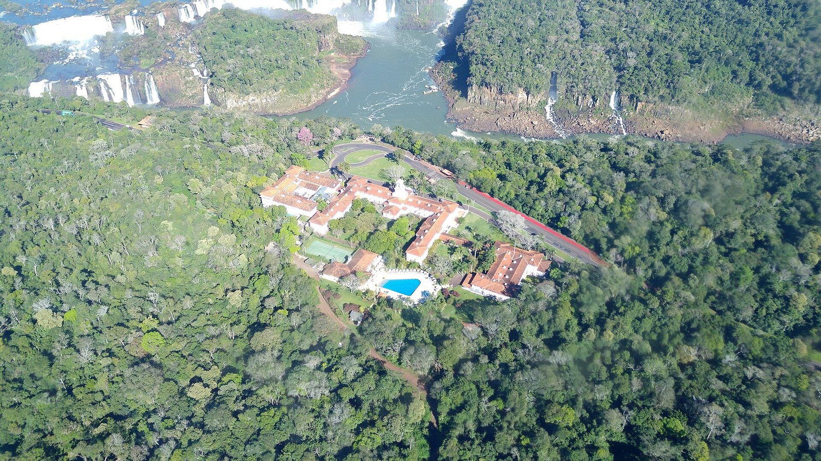 Vista do histórico Hotel das Cataratas, em Foz do Iguaçu
