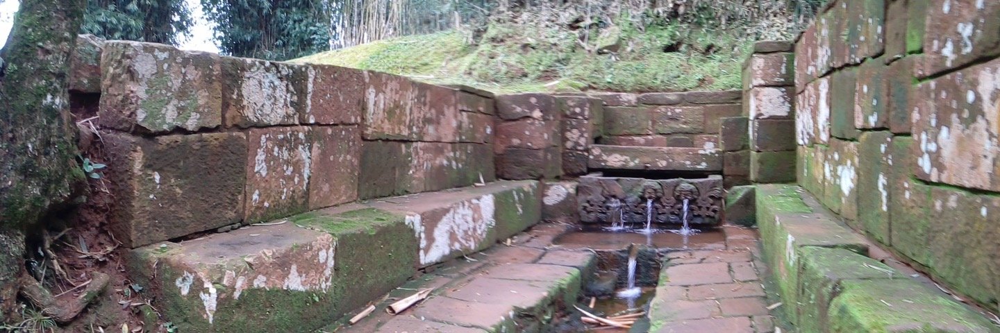 Fonte Missioneira, fonte de pedra construída pelos jesuítas-guarani, em São Miguel das Missões