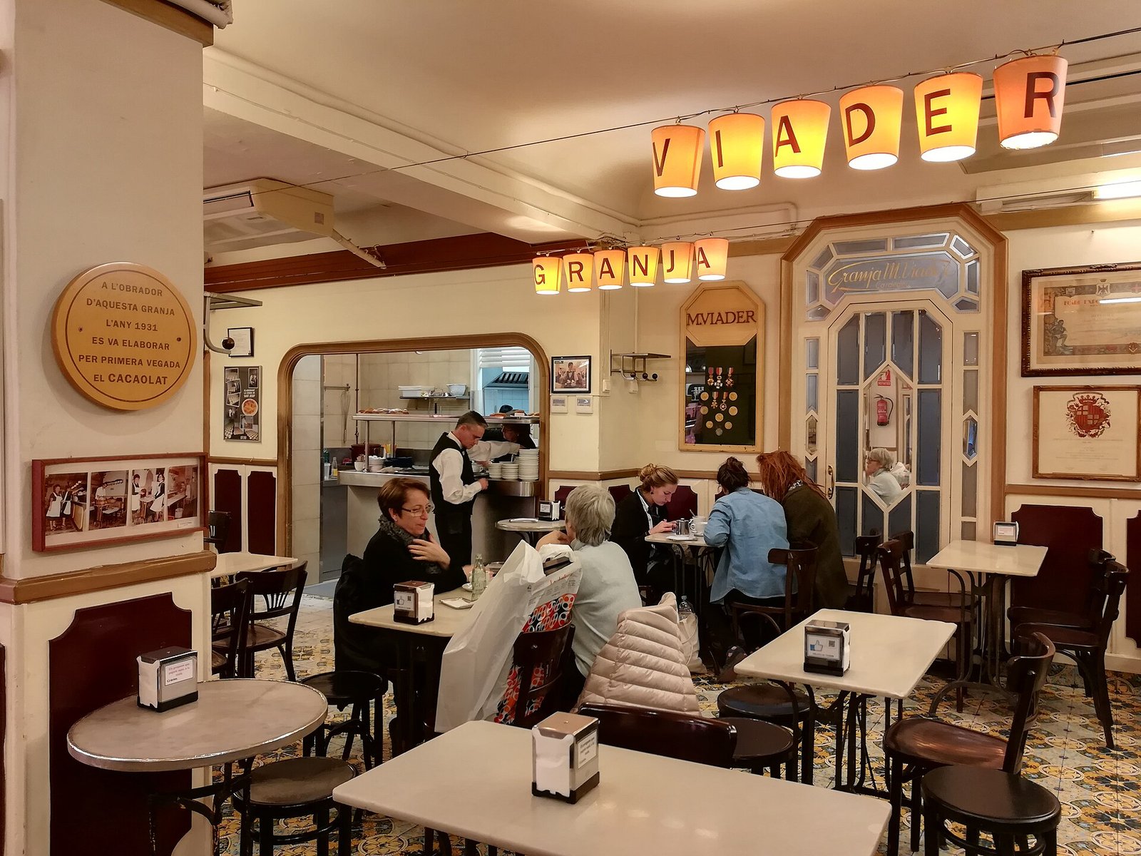 Fachada da Granja Viader, cafeteria histórica em Barcelona