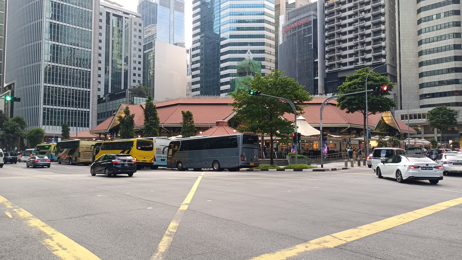 Fachada octogonal de ferro fundido do mercado Lau Pa Sat em Singapura