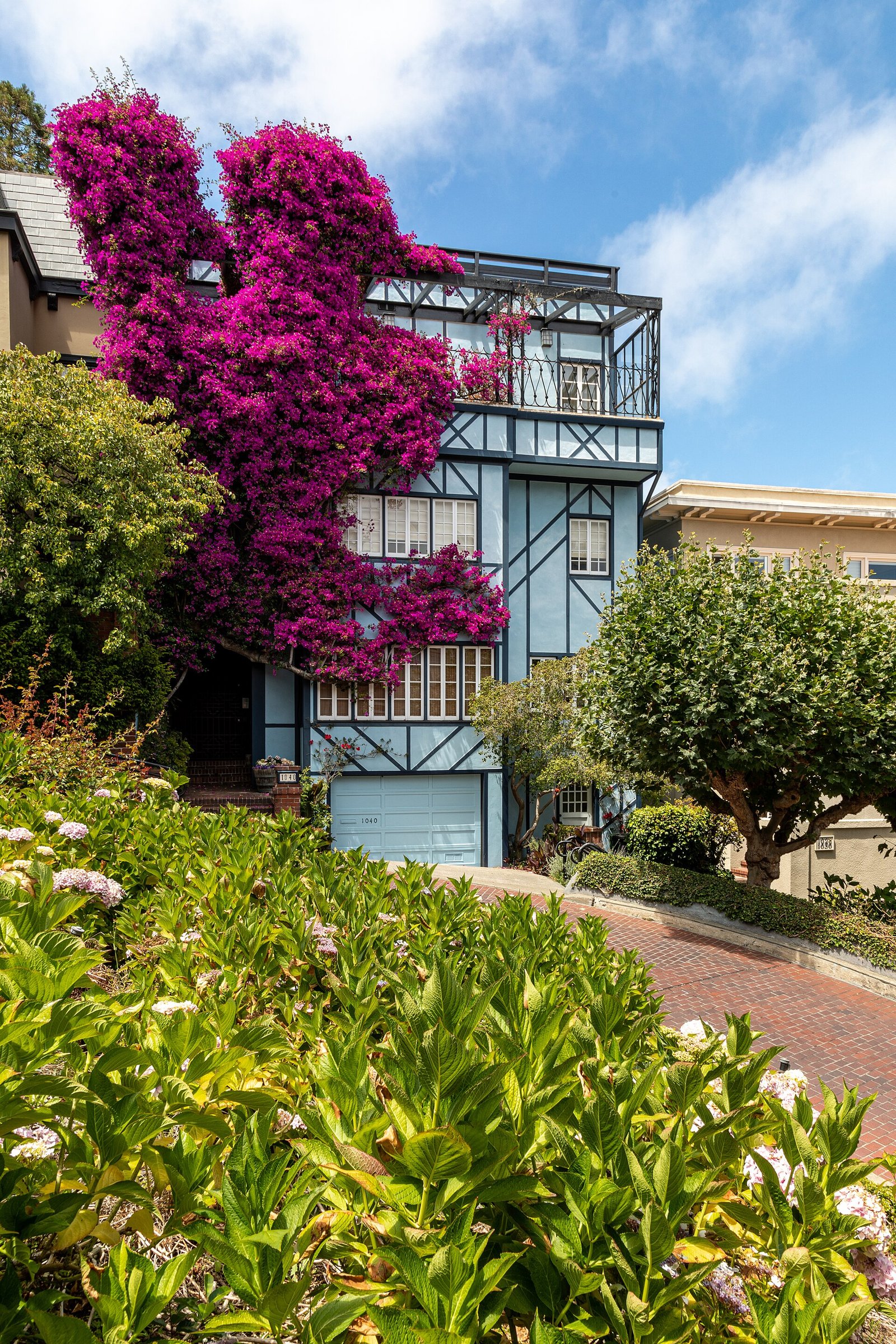 Curvas da Lombard Street em Russian Hill, São Francisco