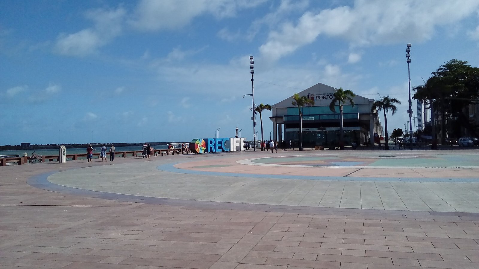 Vista da Praça Rio Branco com a Rosa dos Ventos do Marco Zero do Recife