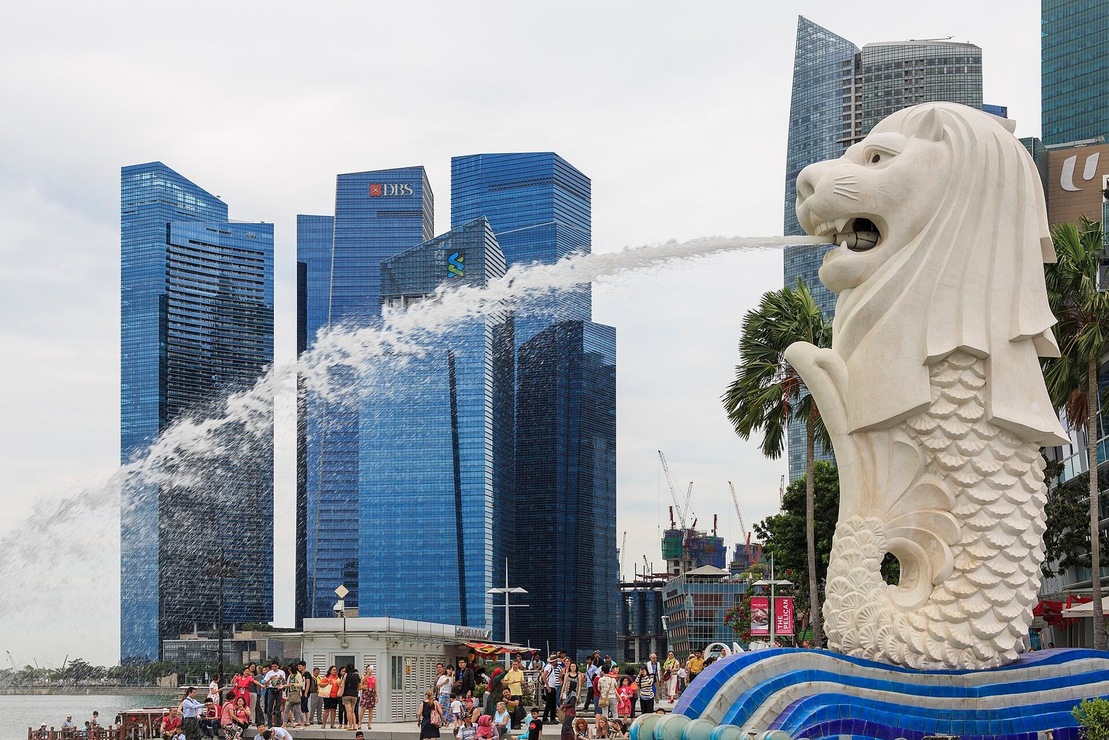 Estátua do Merlion à beira da Marina Bay, em Singapura