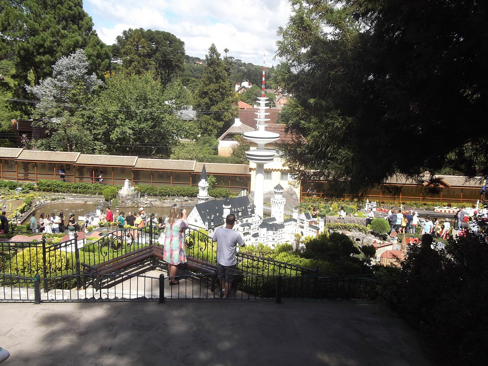 Réplicas em miniatura no parque Mini Mundo em Gramado