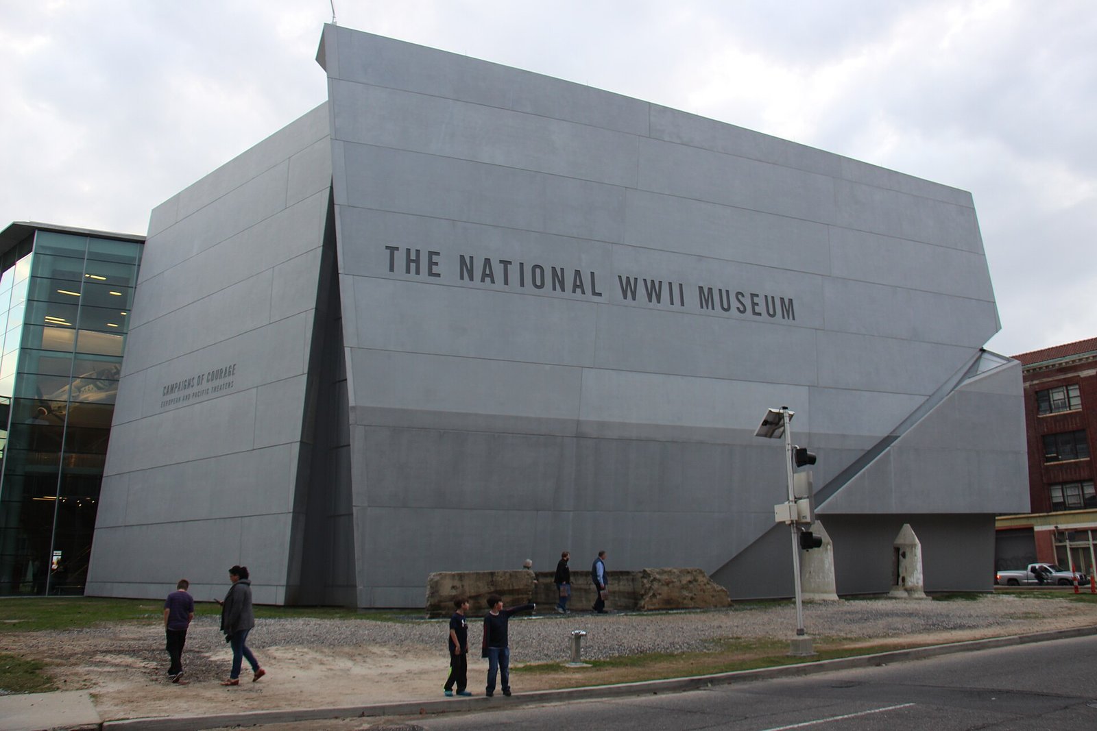 Fachada do National WWII Museum em New Orleans