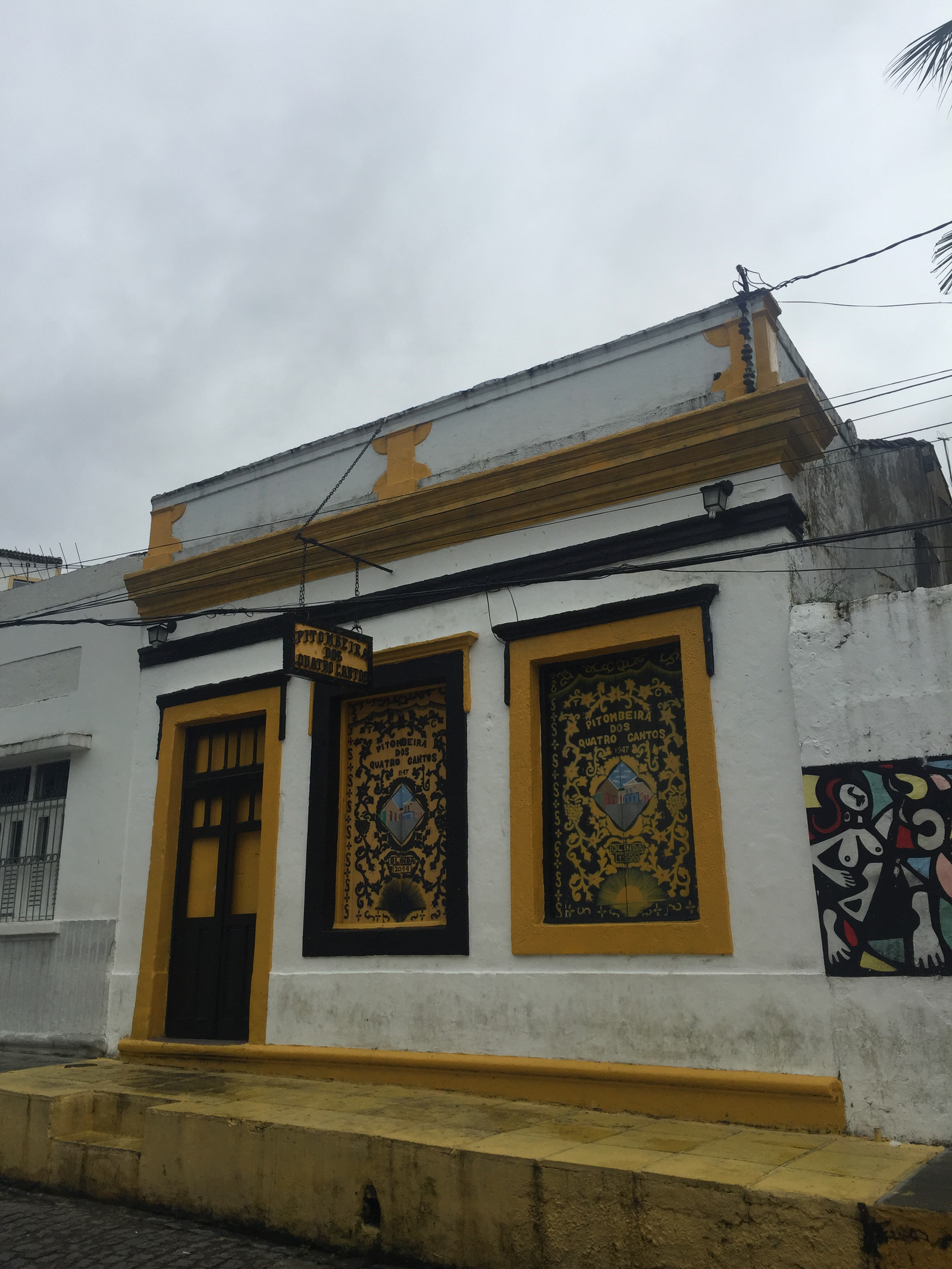 Fachada do bar da Pitombeira dos Quatro Cantos em Olinda