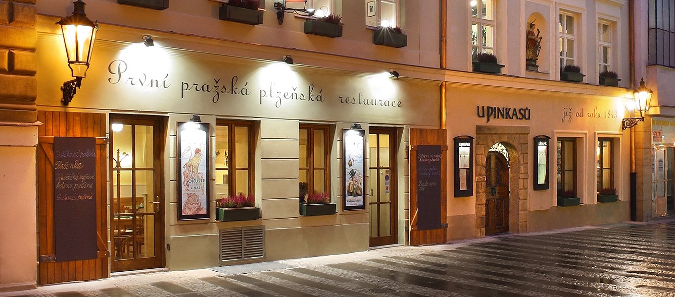 Fachada do restaurante U Pinkasů em Praga